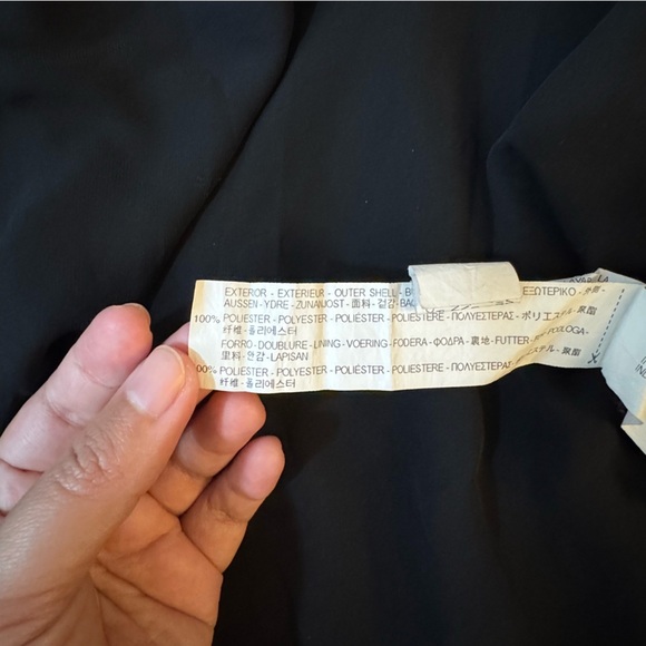 Zara Metallic Black A-Line Skirt

#1252 - Picture 4 of 7